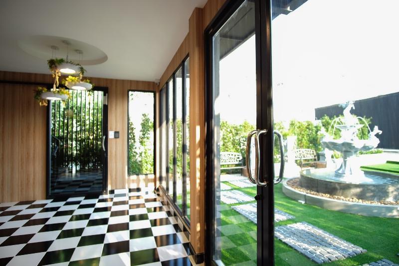 The O-Zone Airport Inn Bangkok Kültér fotó